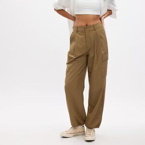 GapFit High Rise Ripstop Pleated Parachute Cargo Pants (XL)